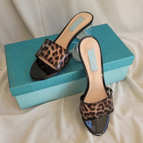 NIB Leopard Print Slip-Ons by Betsey Johnson - Picture 11 of 12